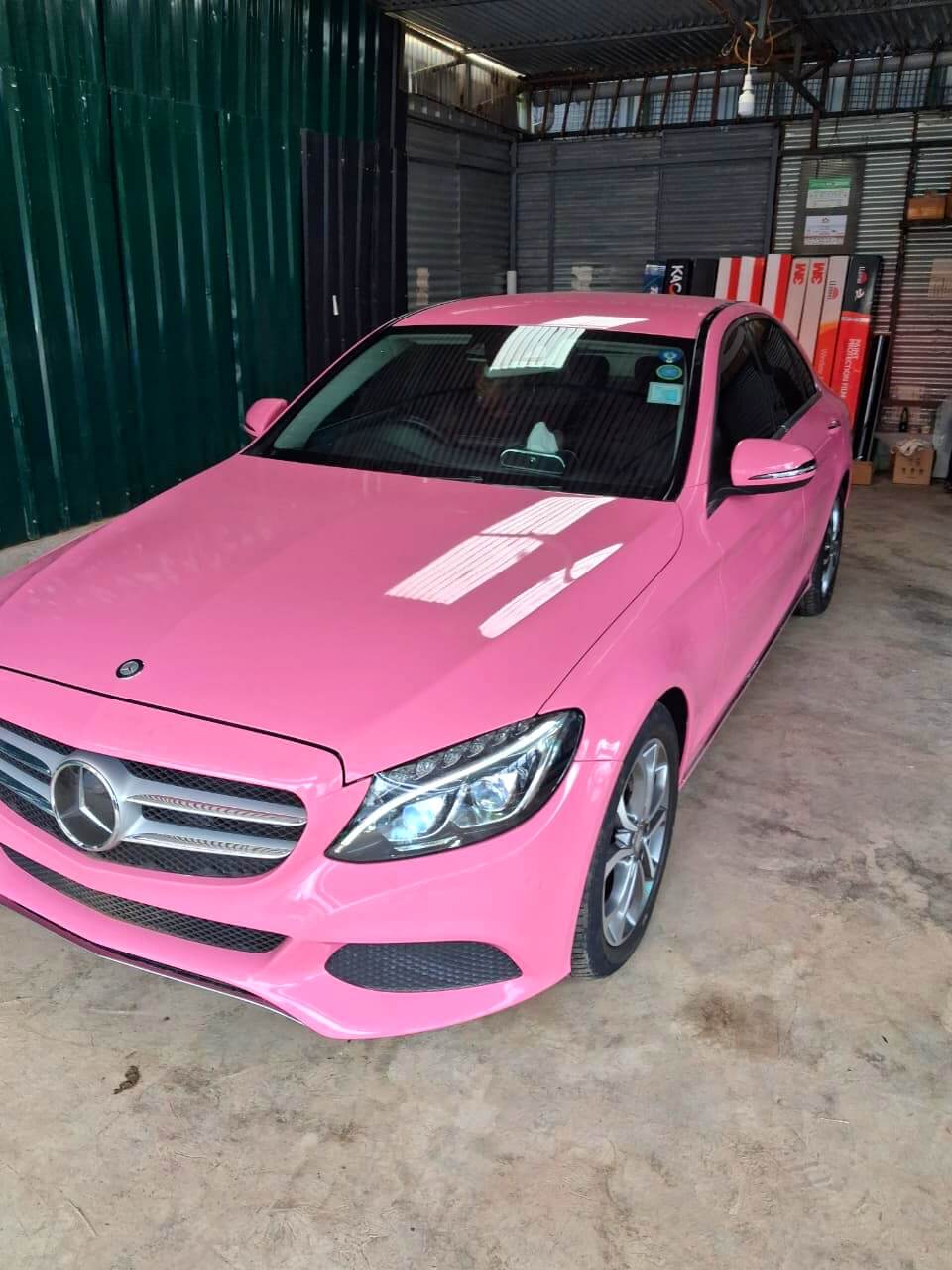 Professional car wrapping service